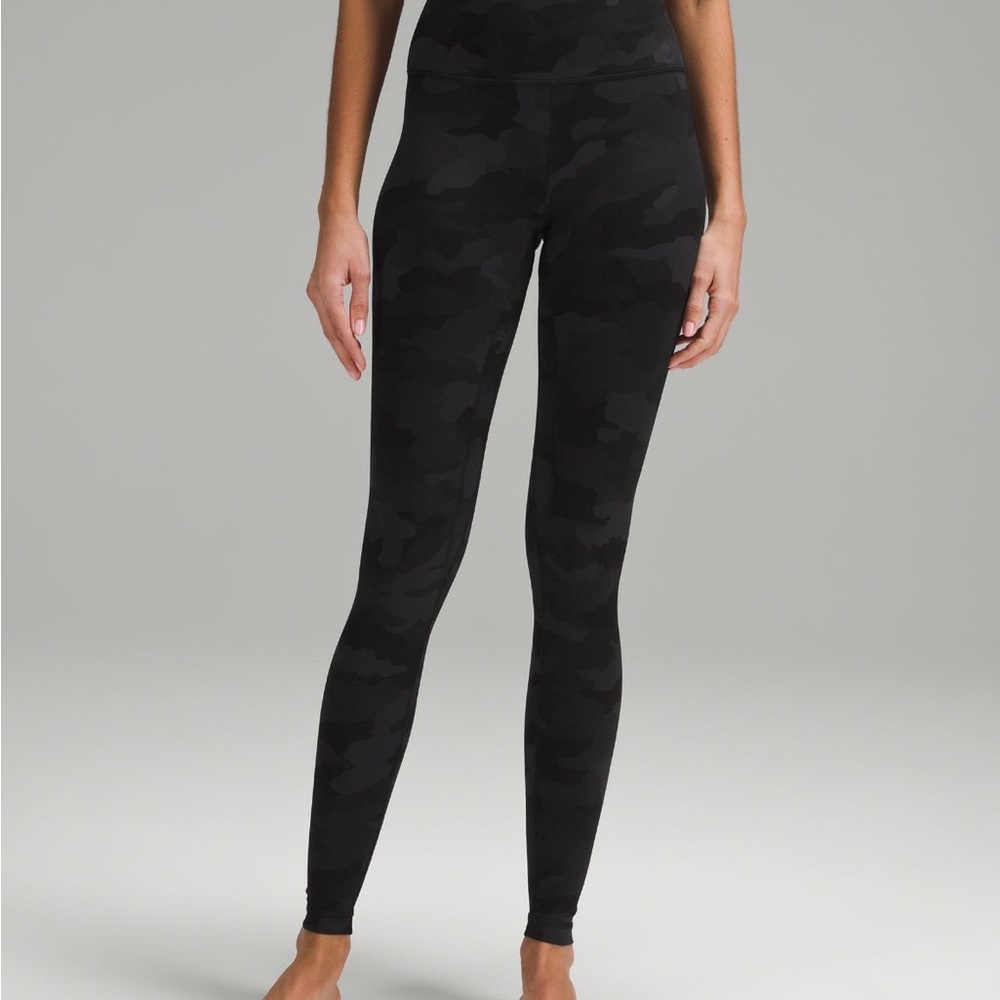 Lululemon Women's Black Camouflage Leggings Size 4